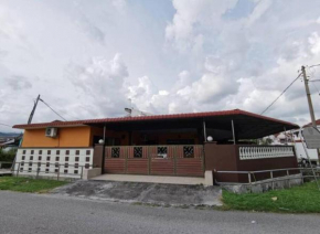 IPOH Be-Shine TAMAN WANG 13-14pax Homestay with 6Bedrooms, 6Bathroom, 1Living, 1Dining, 1Kitchen with 3Parkings